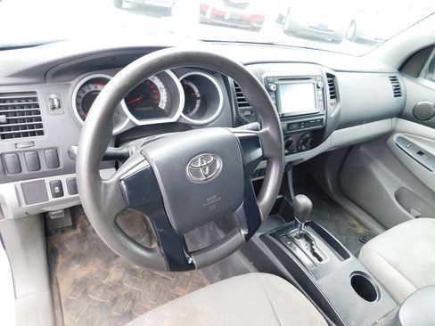 Used 2014 Toyota Tacoma 2WD Access Cab image 11