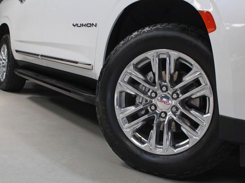 Used 2022 GMC Yukon XL SLT w/ SLT Premium Package AWD/4WD image 17