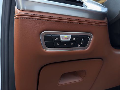 Used 2023 BMW X7 M60i w/ Executive Package image 37