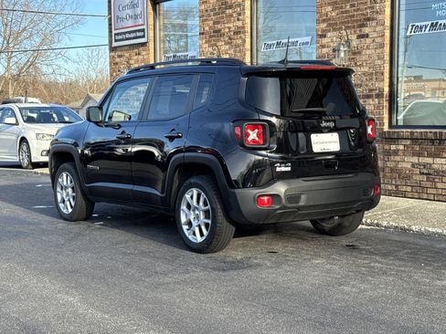 Used 2023 Jeep Renegade Latitude w/ Premium Group image 3