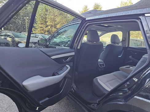 Used 2023 Subaru Outback Premium image 18