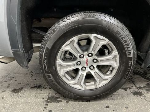 Certified 2025 GMC Sierra 1500 SLT image 33