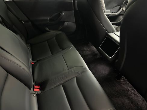 Used 2022 Tesla Model S AWD image 29