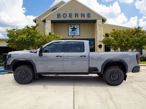Used 2025 GMC Sierra 2500 AT4X w/ AT4X AEV Edition AWD/4WD image 2