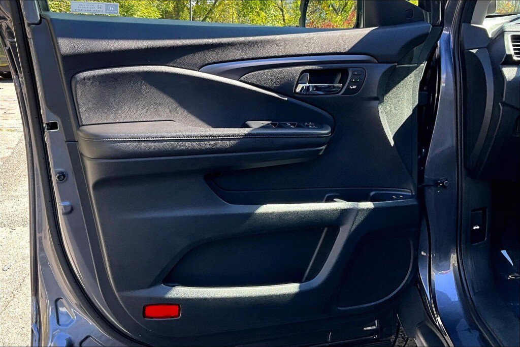 Used 2021 Honda Pilot Special Edition image 13