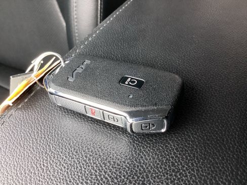 Used 2025 Kia Sportage EX image 34