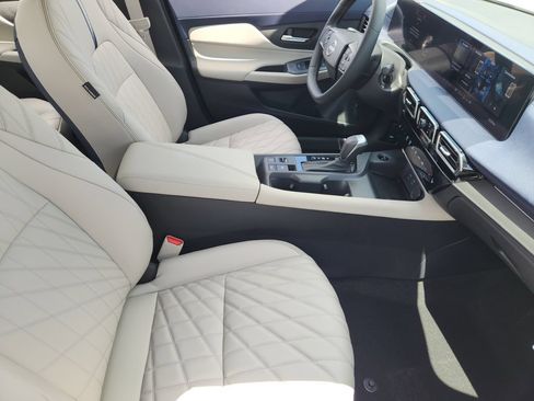 New 2026 Nissan Sentra SL FWD image 10