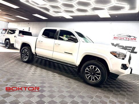 Used 2020 Toyota Tacoma TRD Sport w/ Technology Package AWD/4WD image 1