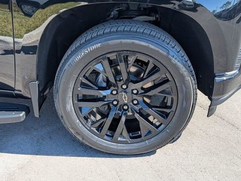 Used 2019 Chevrolet Silverado 1500 High Country w/ Technology Package AWD/4WD image 15