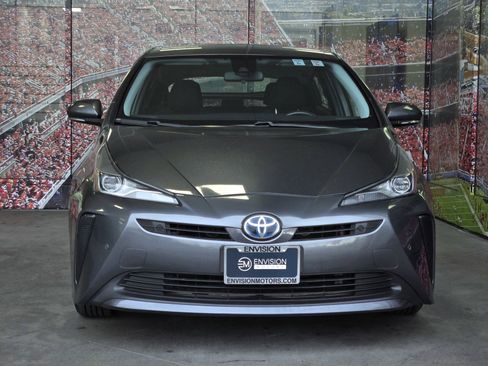 Used 2021 Toyota Prius LE image 3