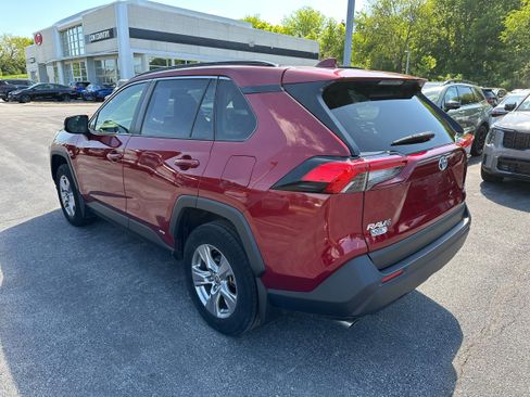 Used 2022 Toyota RAV4 XLE w/ Convenience Package AWD/4WD image 7