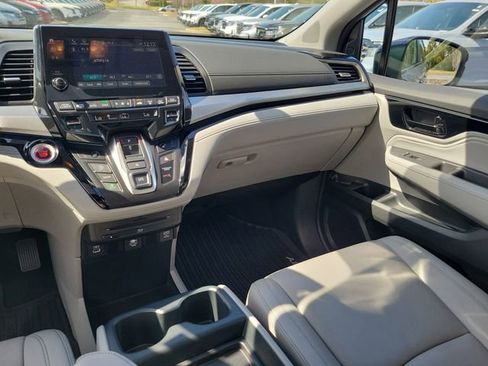 Certified 2024 Honda Odyssey Touring image 13