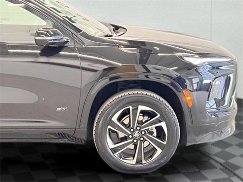 Certified 2025 Buick Enclave Sport Touring image 6