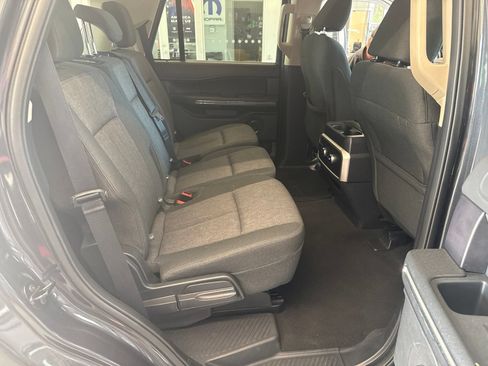 Used 2024 Ford Expedition XLT AWD/4WD image 9