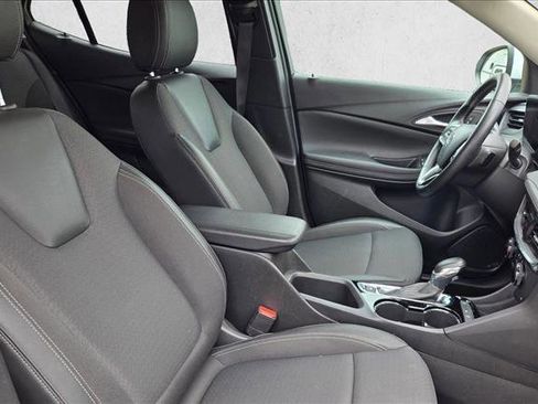 Used 2025 Buick Encore GX Preferred FWD image 19