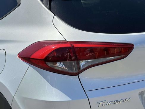 Used 2017 Hyundai Tucson SE w/ SE Popular Package 02 AWD/4WD image 8