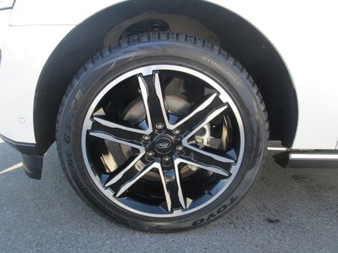 Used 2018 Ford Expedition Limited w/ Equipment Group 302A image 8