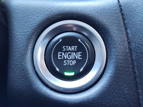 Used 2021 GMC Yukon AT4 w/ AT4 Premium Package image 21