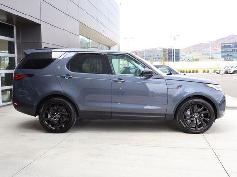 Certified 2025 Land Rover Discovery S AWD/4WD image 5