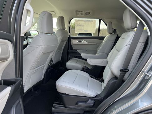 New 2025 Ford Explorer Active w/ Active Comfort Package image 38