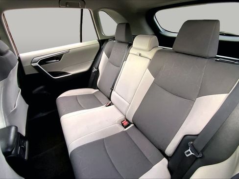Used 2025 Toyota RAV4 XLE FWD image 20
