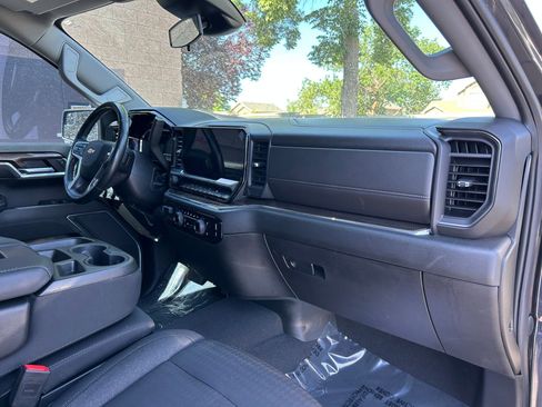 Used 2023 Chevrolet Silverado 1500 LT AWD/4WD image 27