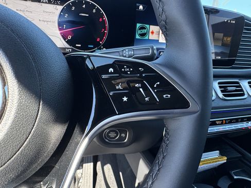 New 2025 Mercedes-Benz GLS 450 4MATIC image 23