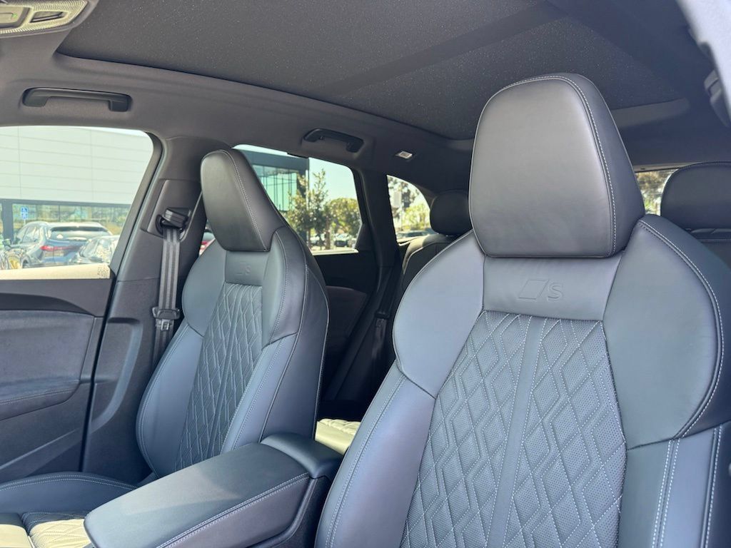 Used 2025 Audi SQ5 Prestige AWD/4WD image 16