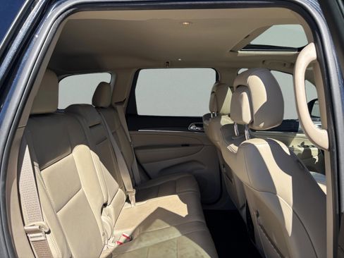 Used 2020 Jeep Grand Cherokee Limited image 27