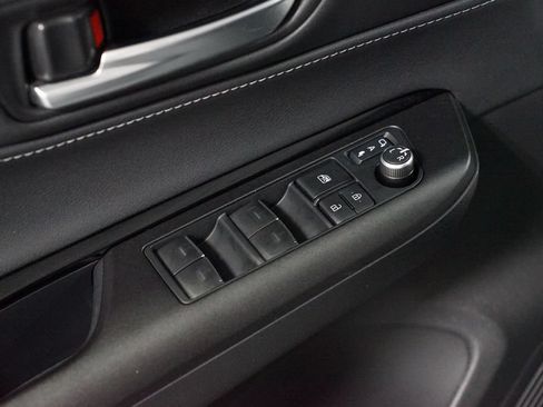 Certified 2021 Toyota Venza LE AWD/4WD image 30