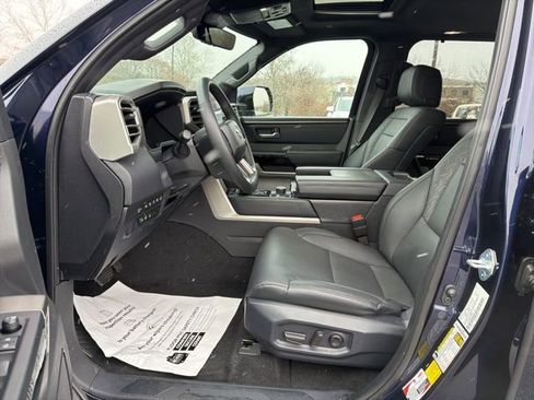 Used 2025 Toyota Sequoia Platinum image 13