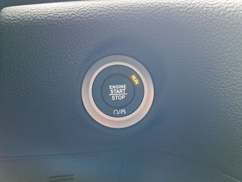 New 2026 Chrysler Pacifica Select image 24