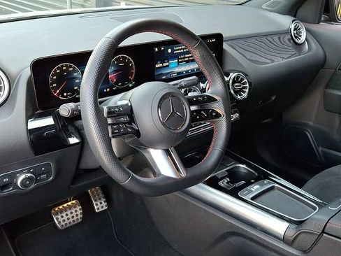 Used 2025 Mercedes-Benz GLA 250 4MATIC image 4