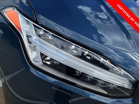 Certified 2023 Volvo XC90 B6 Plus image 39