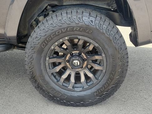 Used 2016 Toyota 4Runner SR5 Premium AWD/4WD image 9
