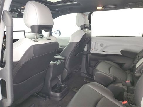 Used 2025 Toyota Sienna XSE image 16