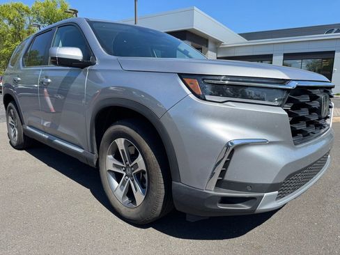 Used 2025 Honda Pilot EX-L image 1