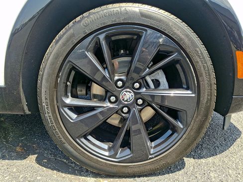 Used 2023 Buick Envision Essence w/ Sport Touring Package AWD/4WD image 9