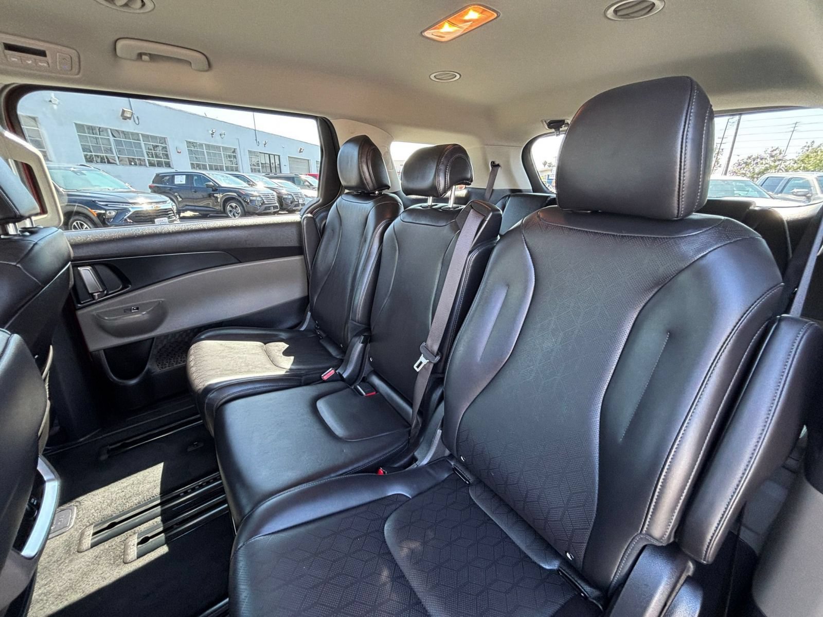Used 2026 Kia Carnival FWD image 26