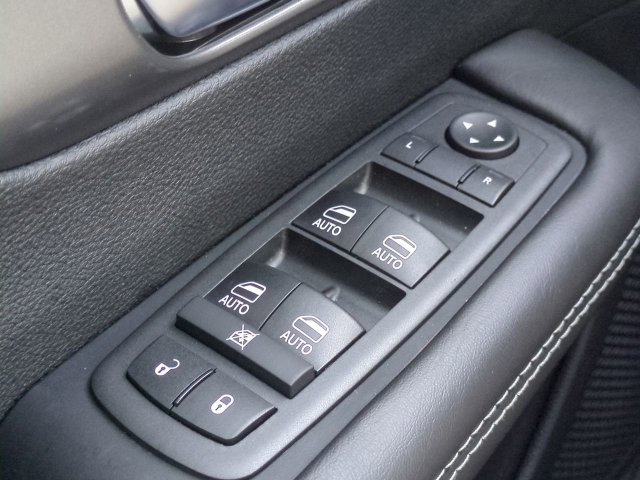 New 2026 Chrysler Pacifica Select AWD/4WD image 25