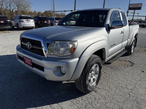 Used 2011 Toyota Tacoma 4x4 Access Cab image 7