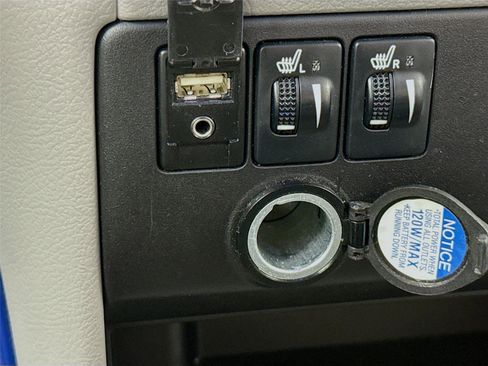 Used 2015 Toyota Sienna XLE w/ XLE Navigation Package FWD image 13
