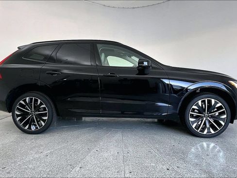 New 2026 Volvo XC60 B5 Ultra w/ Climate Package AWD/4WD image 7