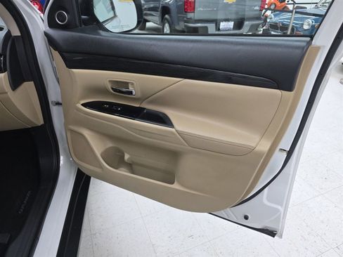 Used 2018 Mitsubishi Outlander SEL image 13