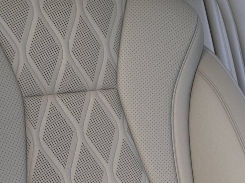 Used 2023 Buick Envision Avenir FWD image 21
