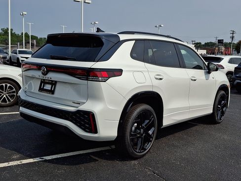 New 2026 Volkswagen Tiguan SE R-Line AWD/4WD image 4