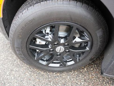 Certified 2023 Chrysler Voyager LX FWD image 15