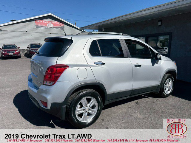 Used 2019 Chevrolet Trax LT w/ LT Convenience Package AWD/4WD image 3