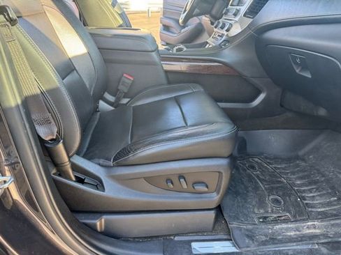 Used 2017 GMC Yukon XL SLT w/ Premium Edition AWD/4WD image 12