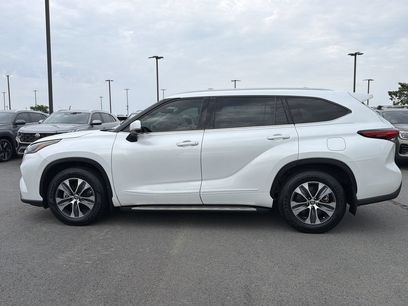 Used 2022 Toyota Highlander XLE